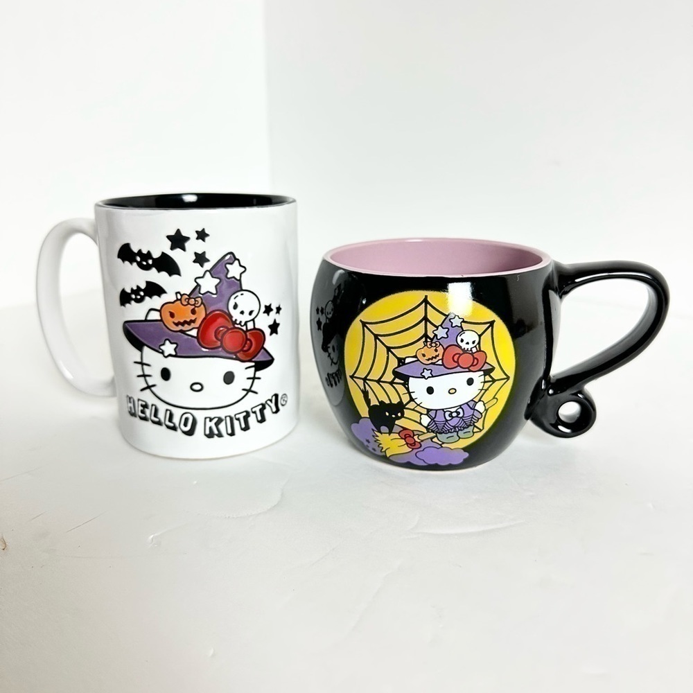 NWT Hello Kitty Halloween Witch Pumpkin Skull Bats Stars Spider Web Broom Mugs